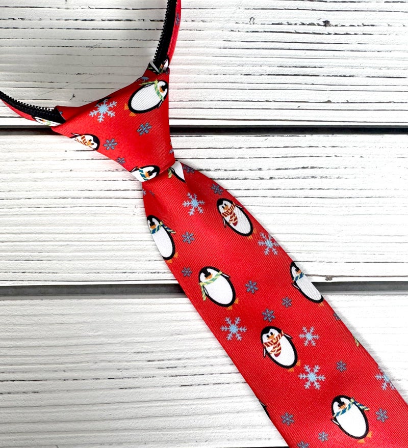 Spring Notion Boy's Printed Microfiber Christmas Theme Pretied Zipper Tie, Large Round Penguins - Image 3